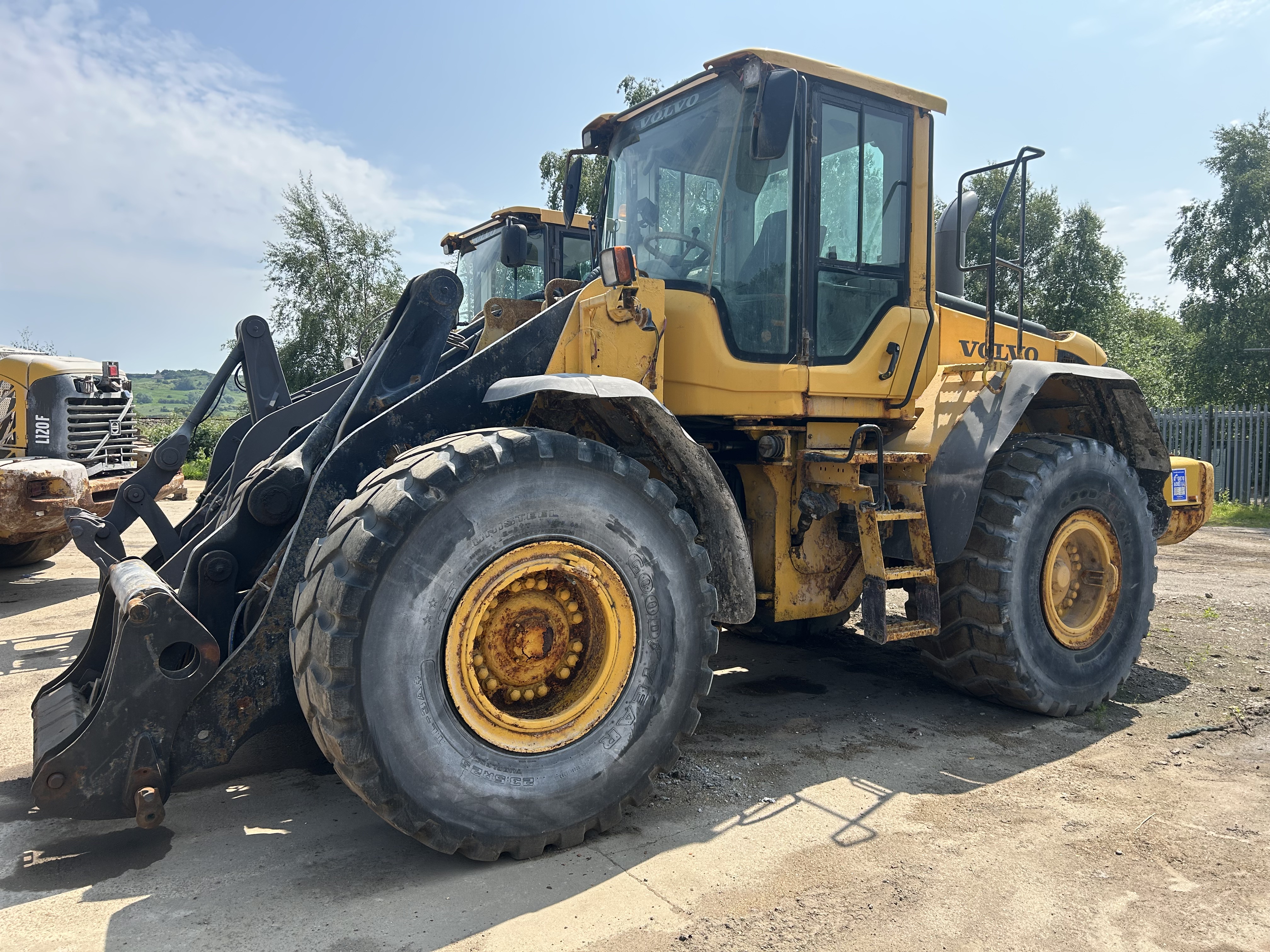 v-parts sales & hire data-uk-cover 
